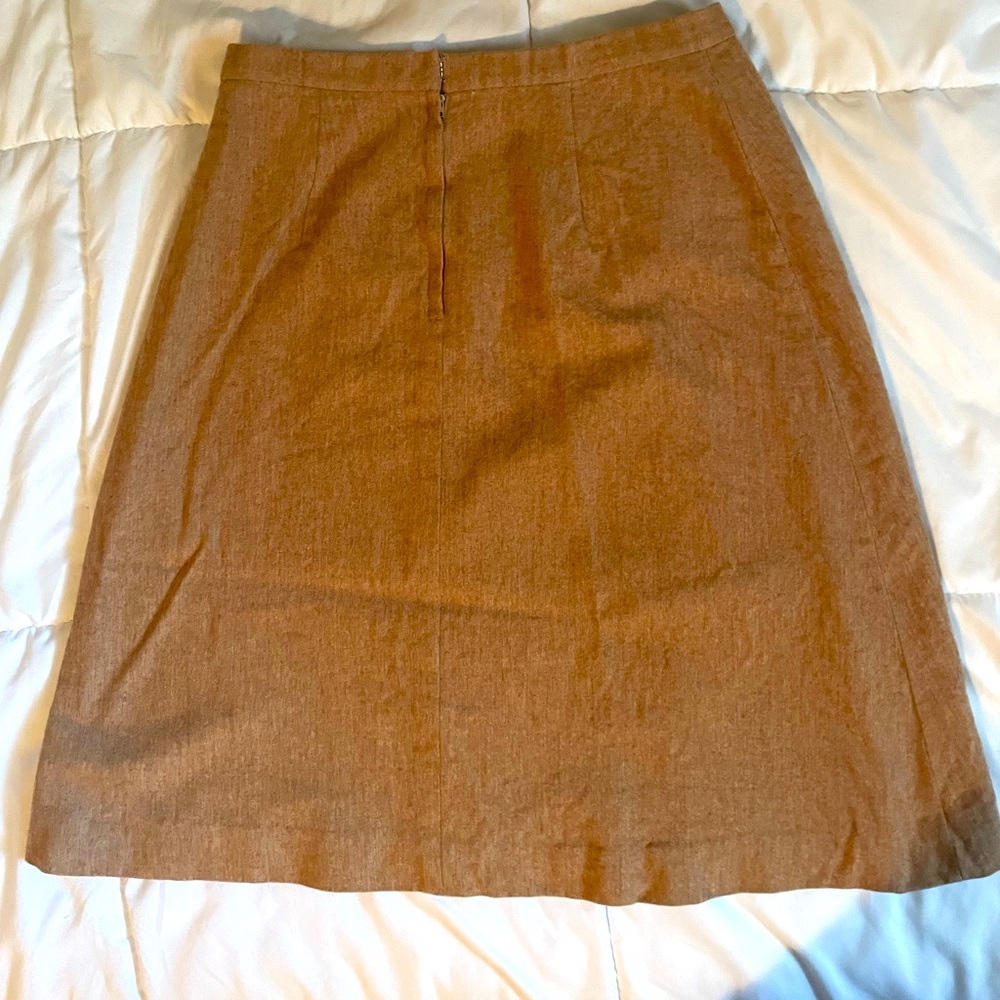 khaki skirt
